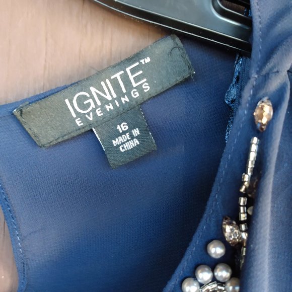 🌟SLNY || Sweetheart Neck Soutache Lace Gown - Picture 10 of 16